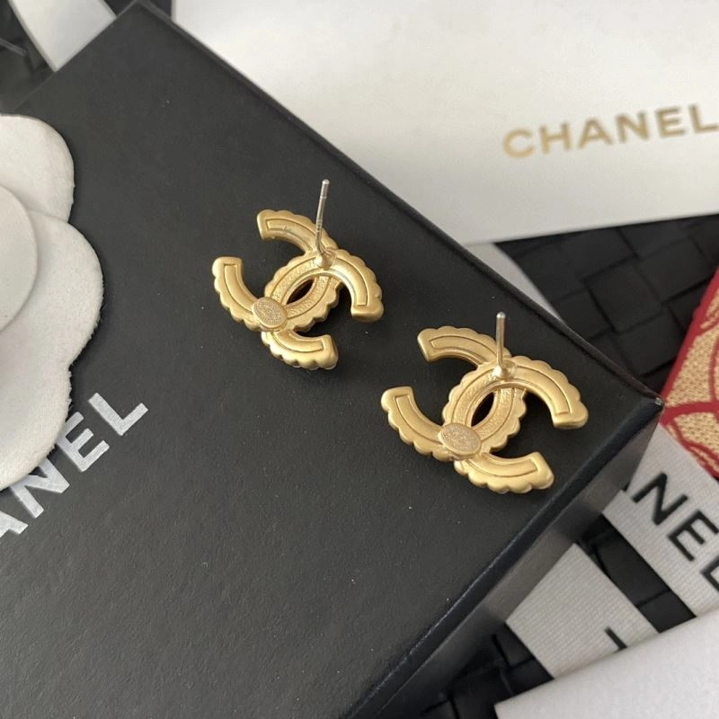 Elegant Chanel Earrings 227388