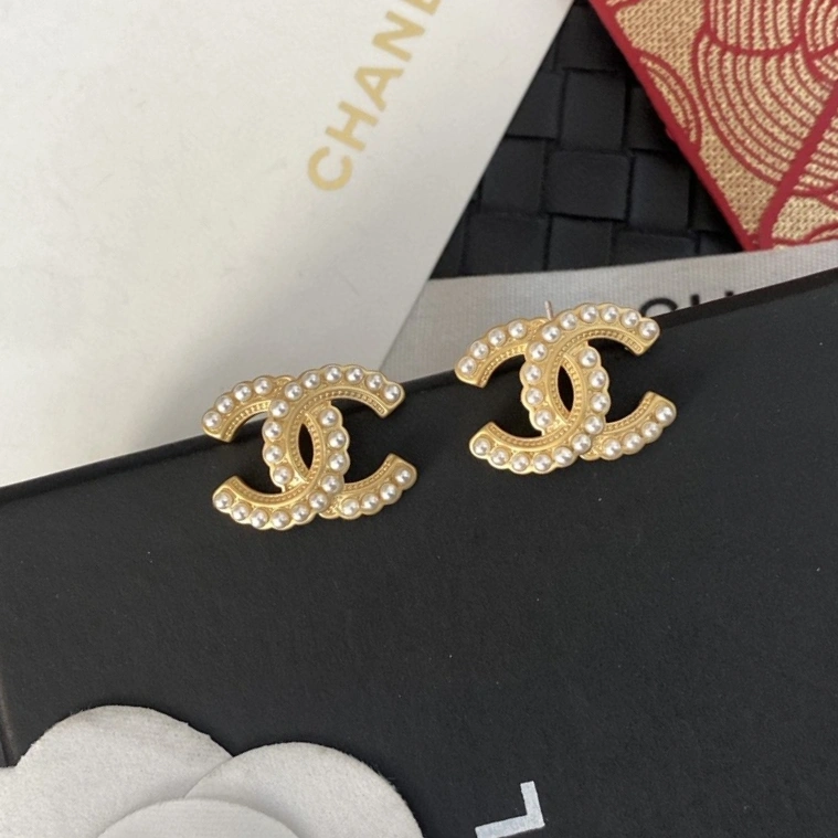 Elegant Chanel Earrings 227388