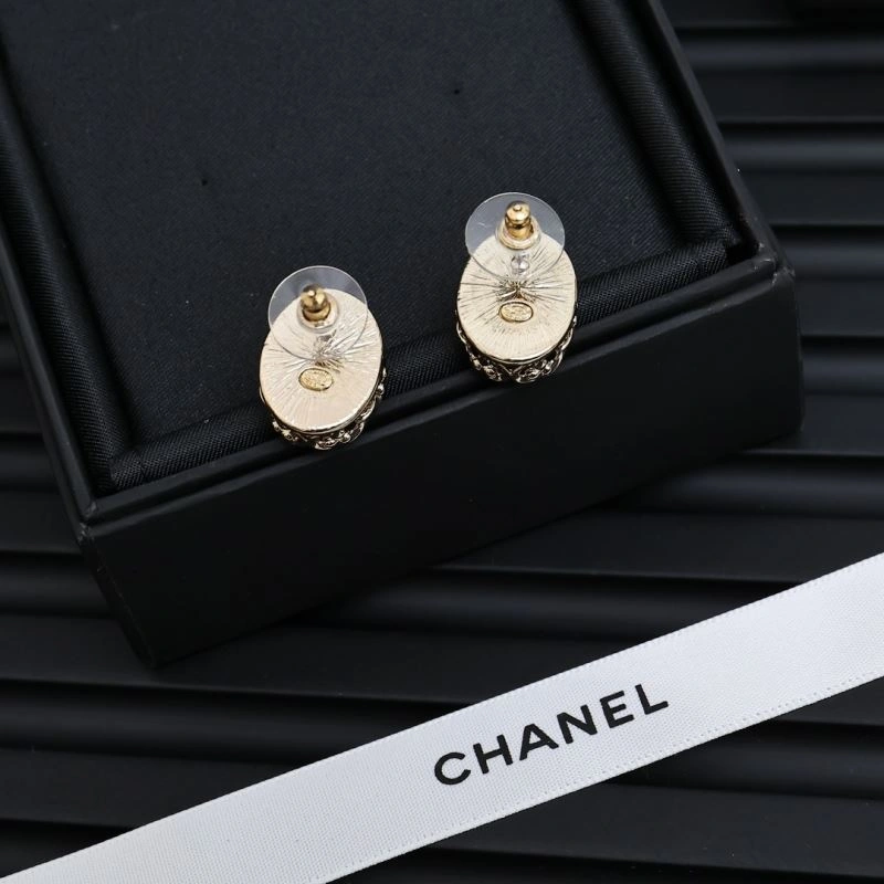 Vibrant Chanel Earrings 227395