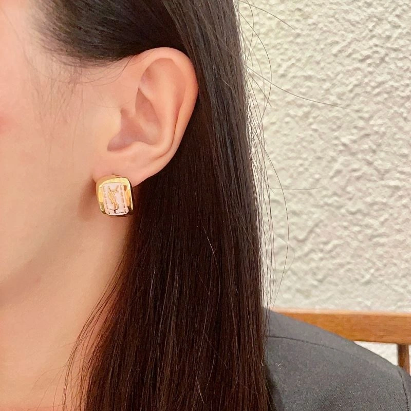 Chanel Earrings Effortless 227381