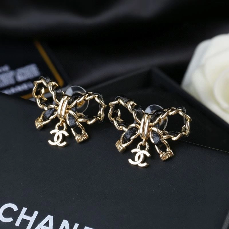 Chanel Earrings Versatile 227405