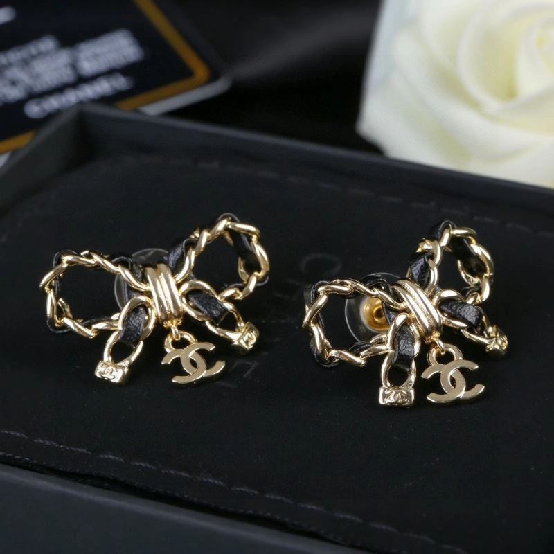 Chanel Earrings Versatile 227405