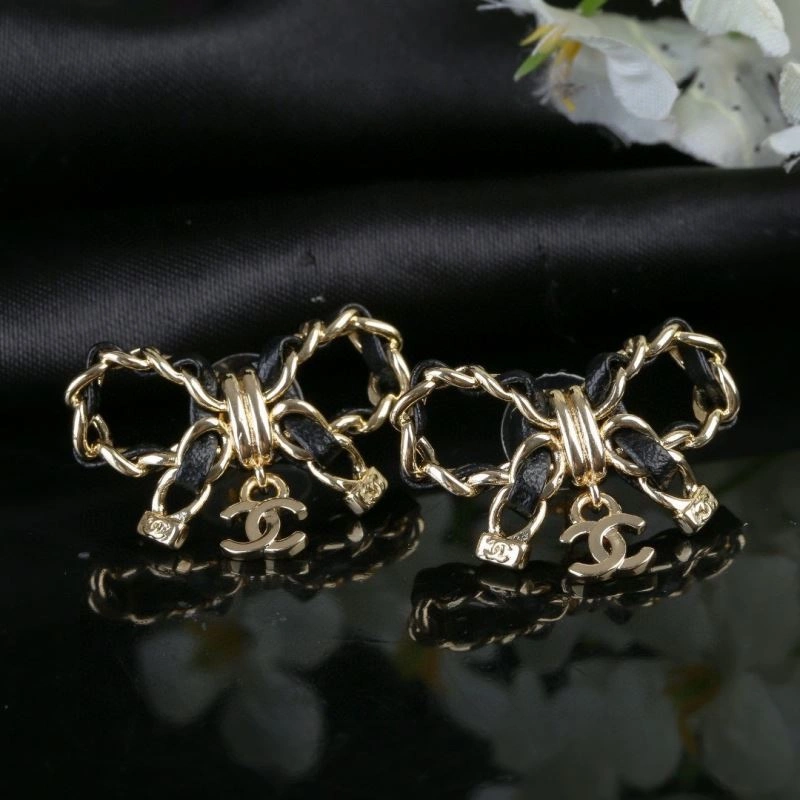 Chanel Earrings Versatile 227405