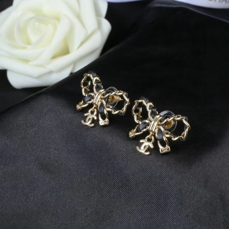 Chanel Earrings Versatile 227405