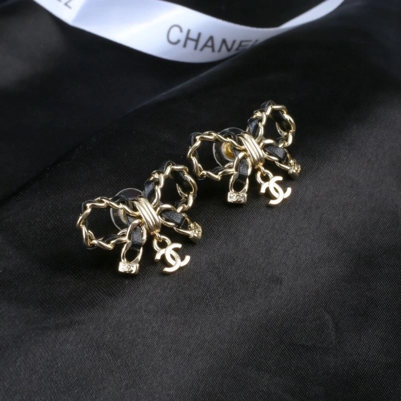 Chanel Earrings Versatile 227405