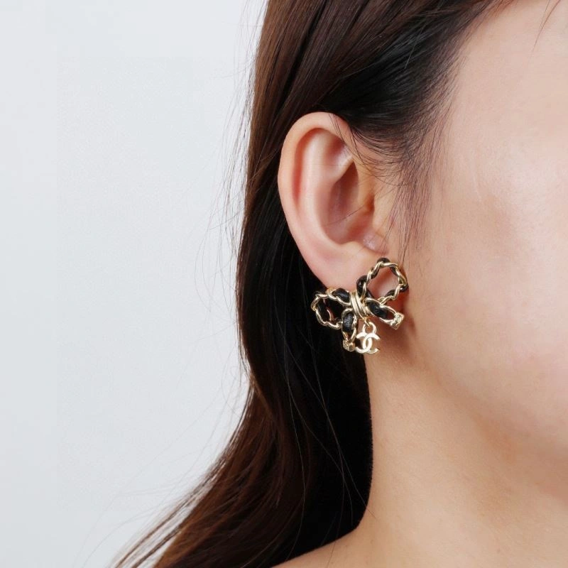Chanel Earrings Versatile 227405