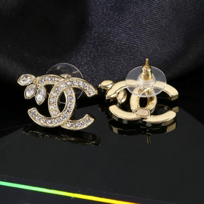 Lightweight Chanel Earrings 227372