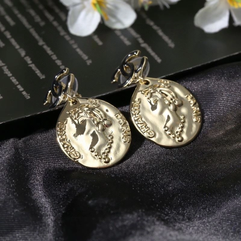 Comfortable Chanel Earrings 227341