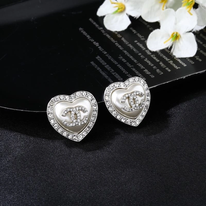 Popular Chanel Earrings 227349