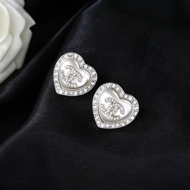 Popular Chanel Earrings 227349