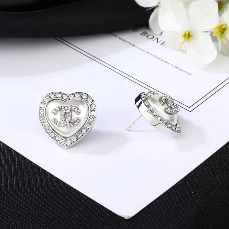 Popular Chanel Earrings 227349