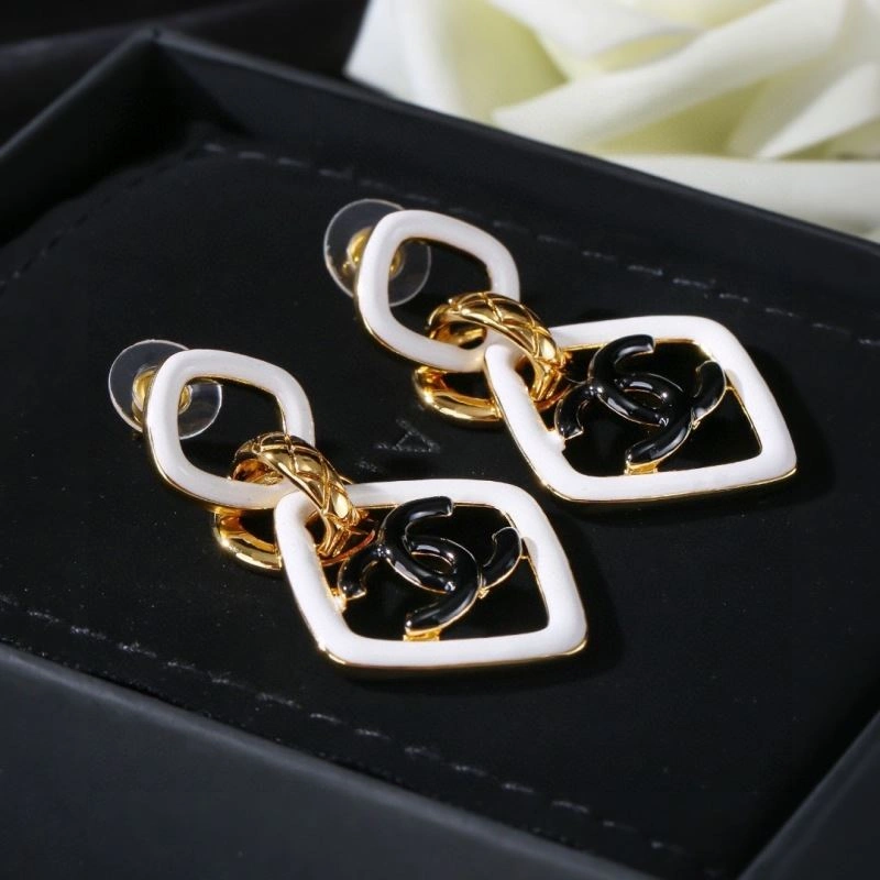 Chanel Earrings Snug 227338
