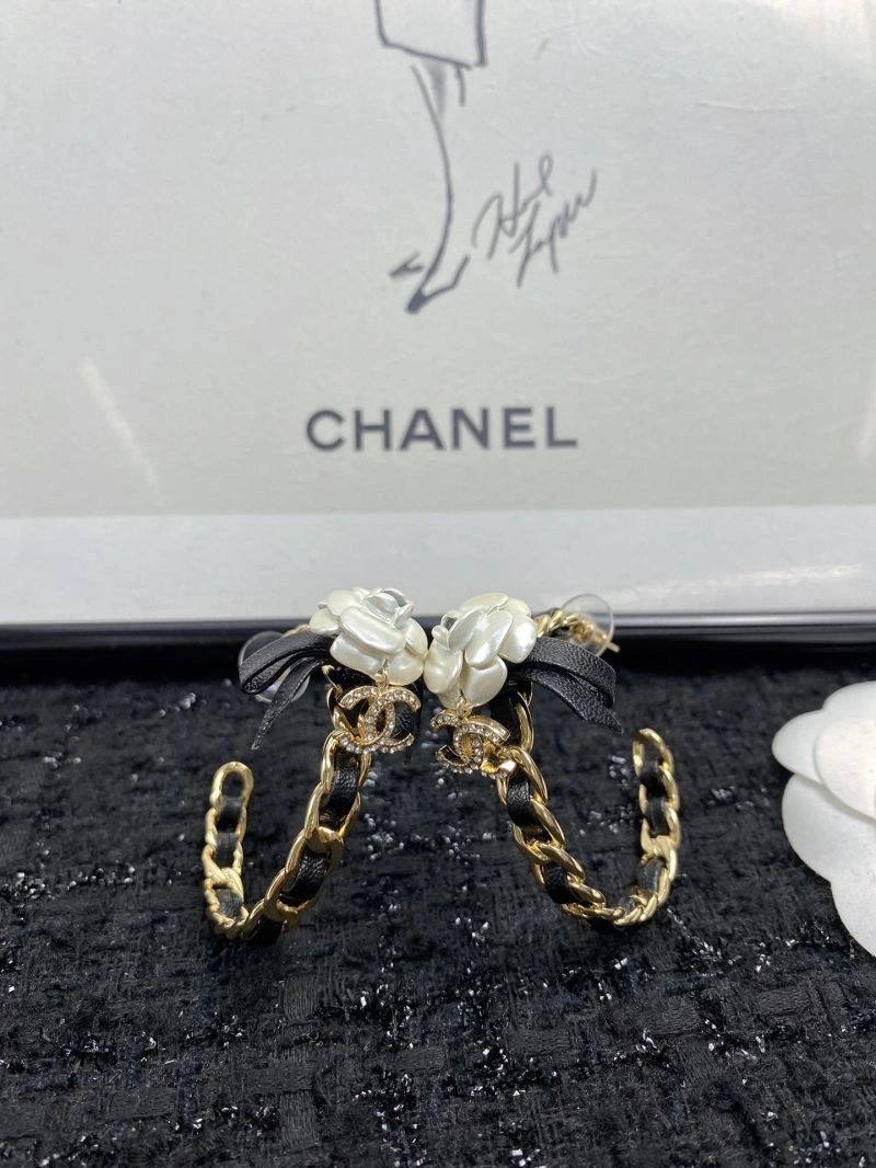 Chic Chanel Earrings 227347