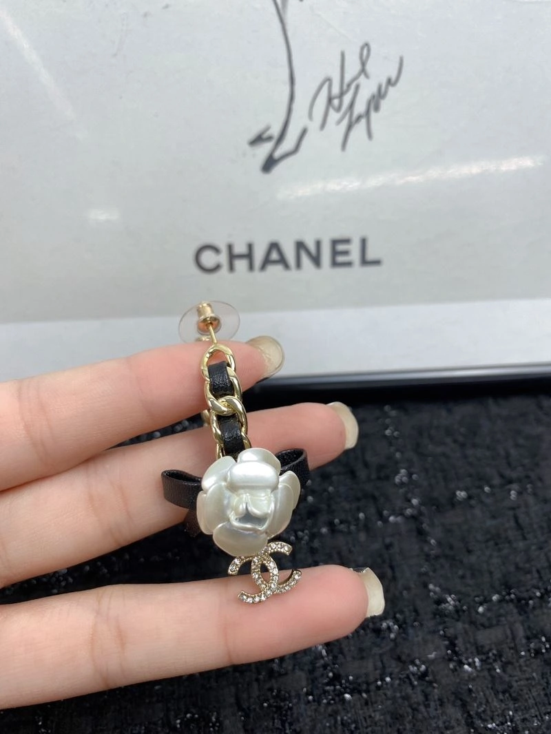 Chic Chanel Earrings 227347