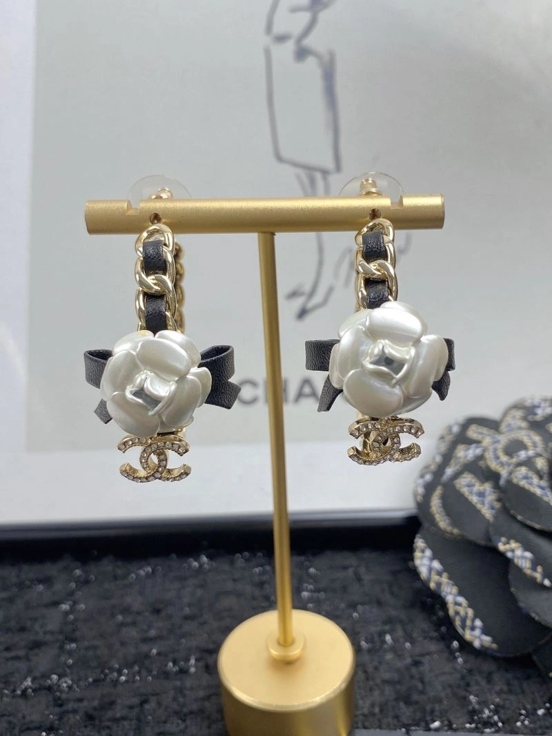 Chic Chanel Earrings 227347