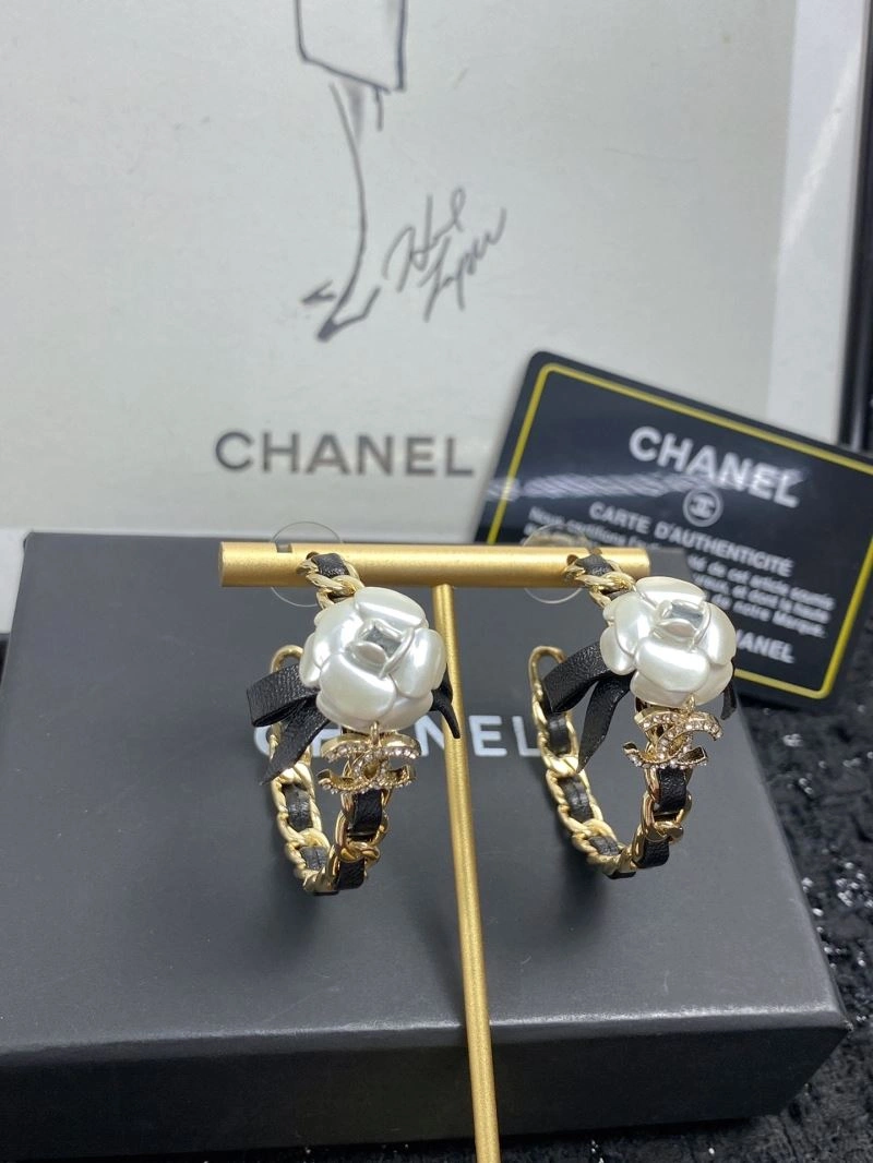 Chic Chanel Earrings 227347