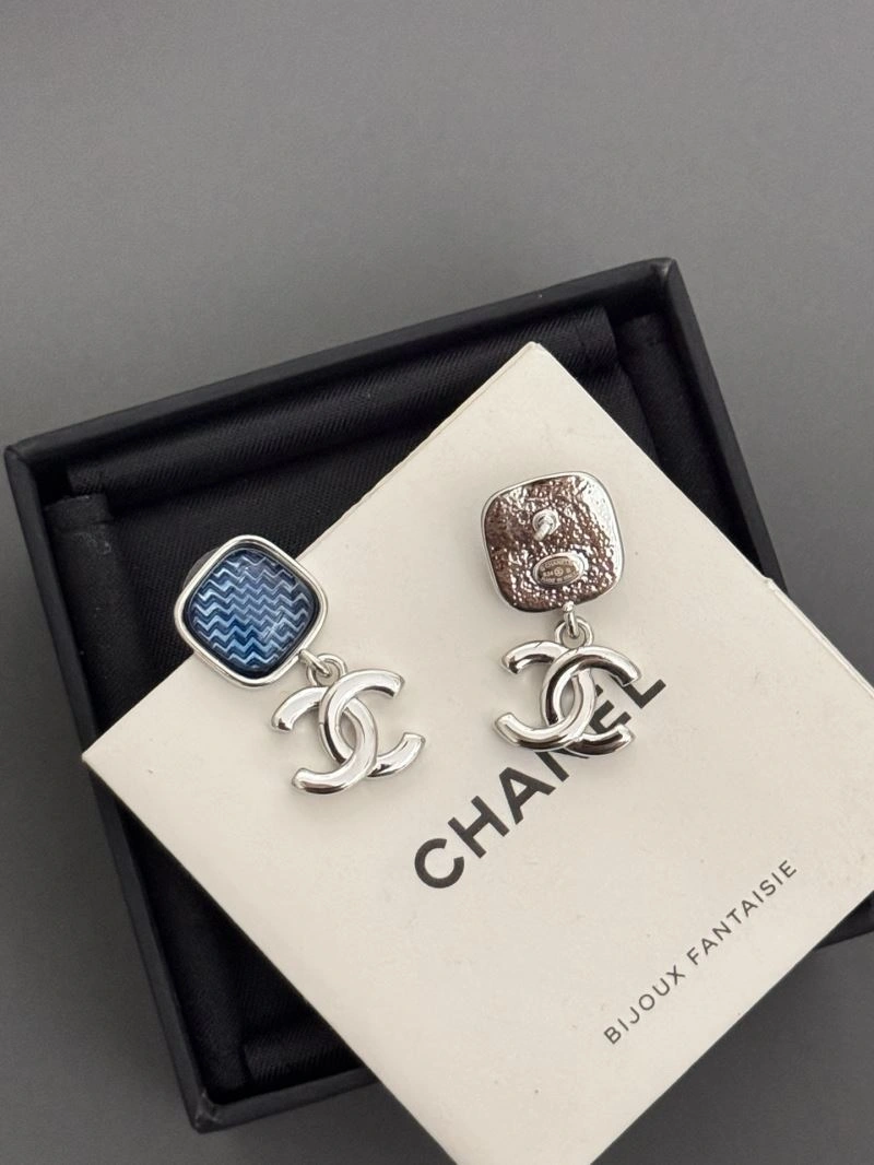 Supportive Chanel Earrings 227311