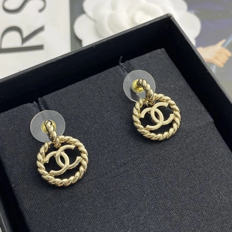 Versatile Chanel Earrings 227303