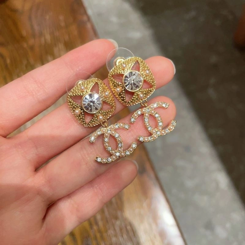 Trendy Chanel Earrings 227414