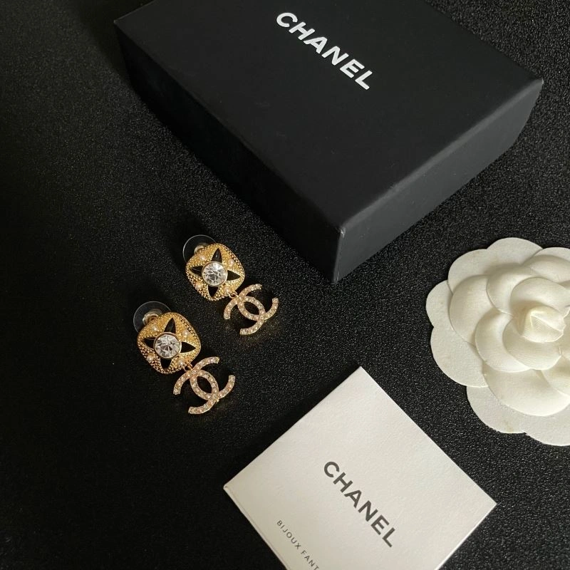 Trendy Chanel Earrings 227414
