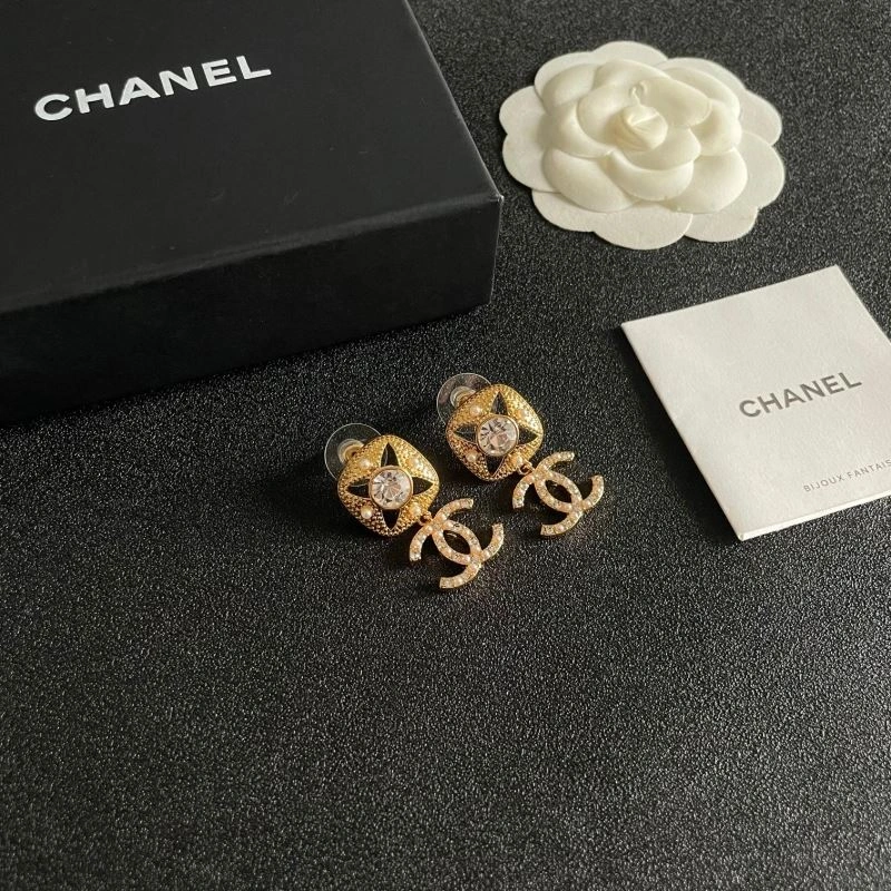 Trendy Chanel Earrings 227414
