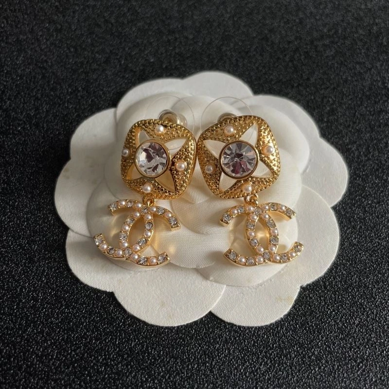 Trendy Chanel Earrings 227414