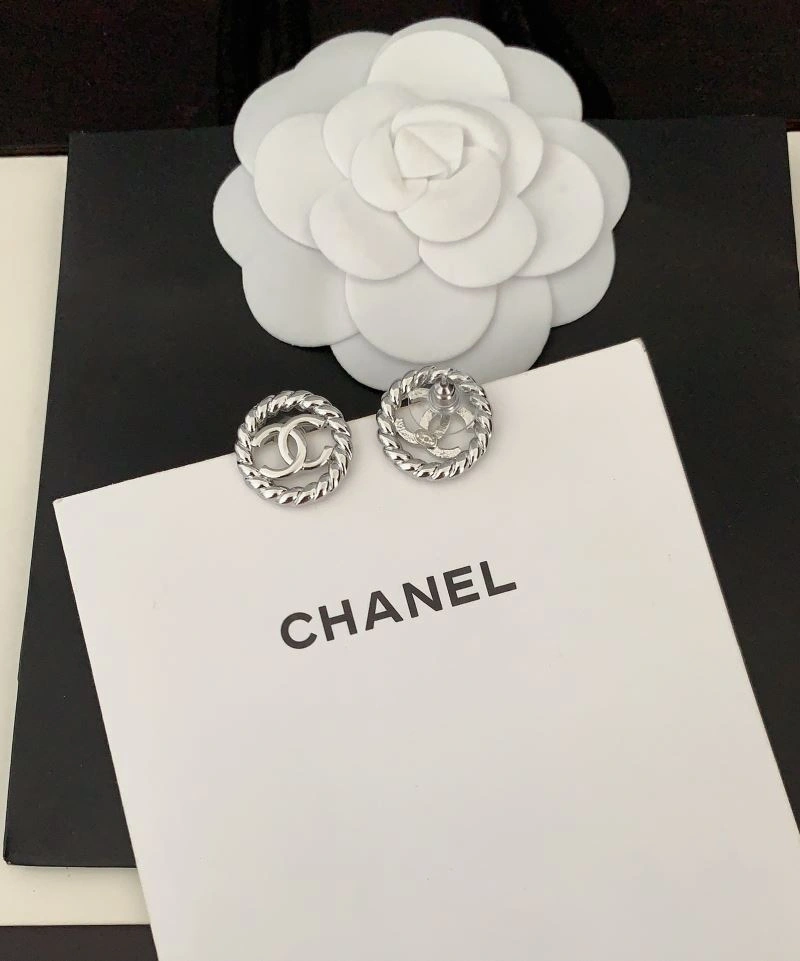 Minimalist Chanel Earrings 227320