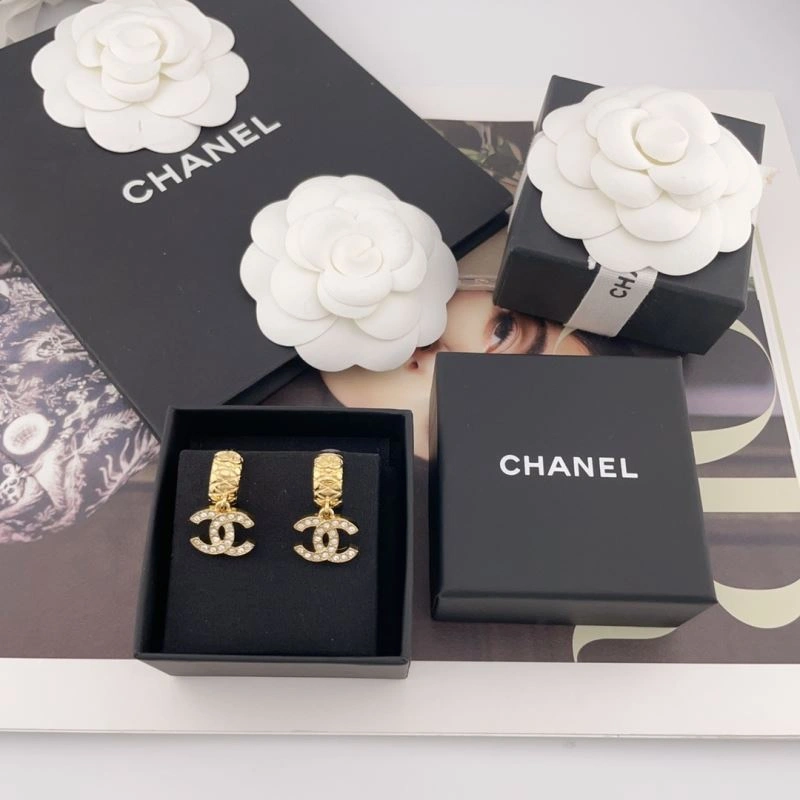 Chanel Earrings Lightweight 227325