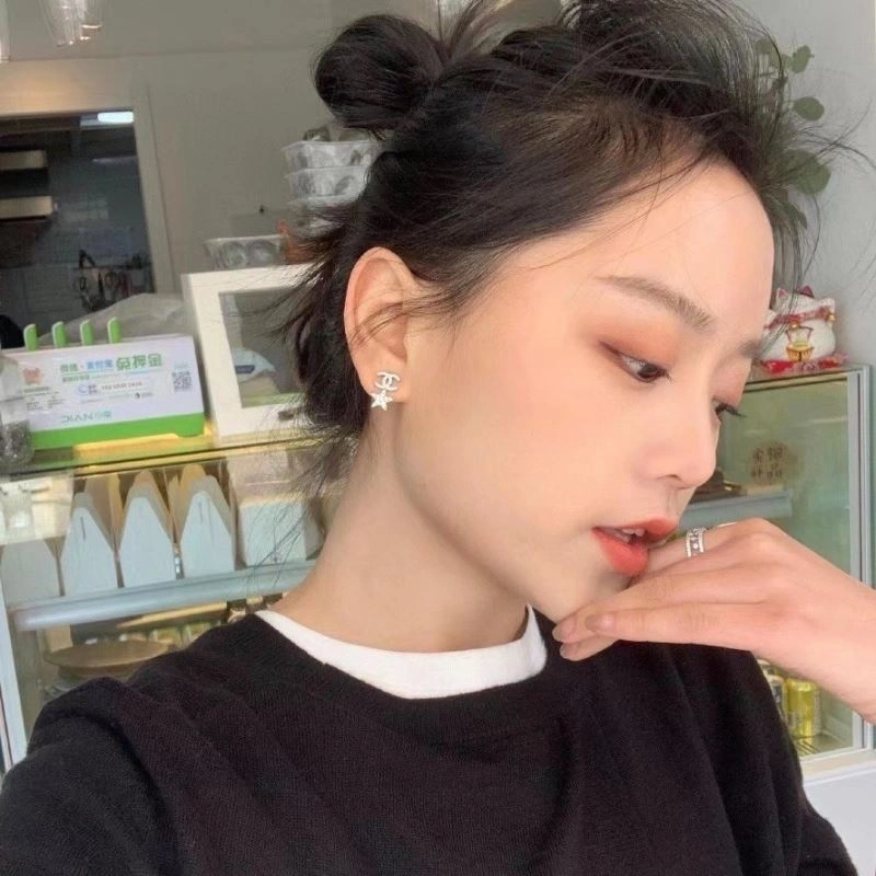 HighPerformance Chanel Earrings 227309