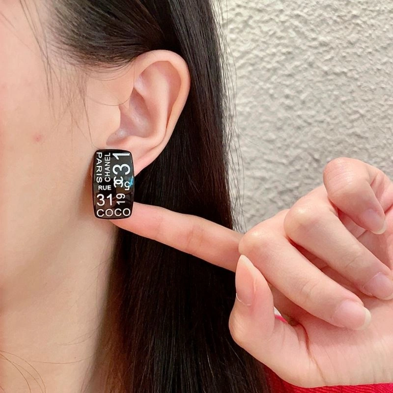 Chanel Earrings Versatile 227233
