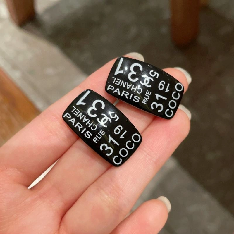 Chanel Earrings Versatile 227233