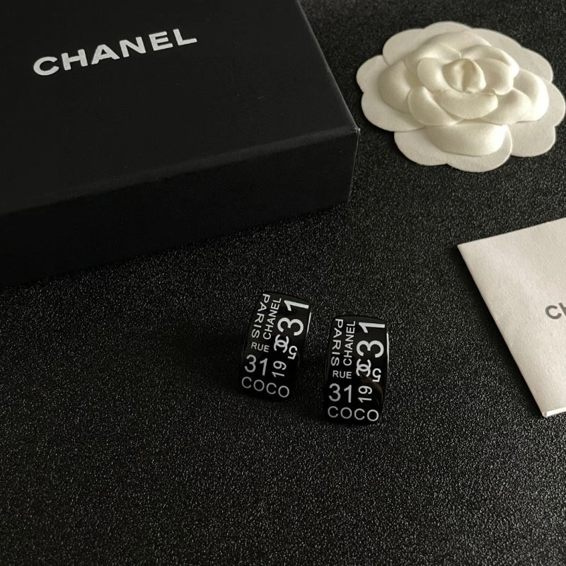 Chanel Earrings Versatile 227233