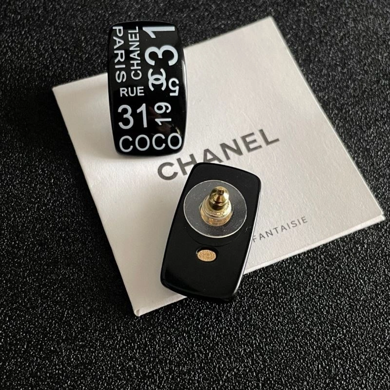 Chanel Earrings Versatile 227233