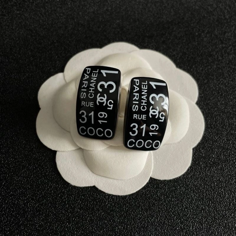 Chanel Earrings Versatile 227233