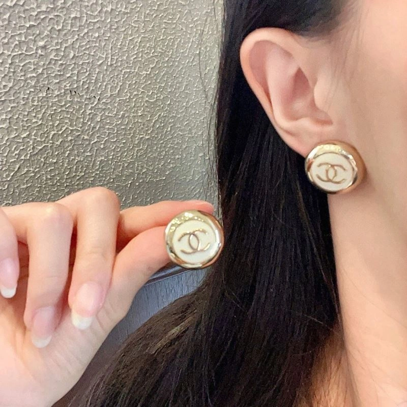 Chanel Earrings Stylish 227225