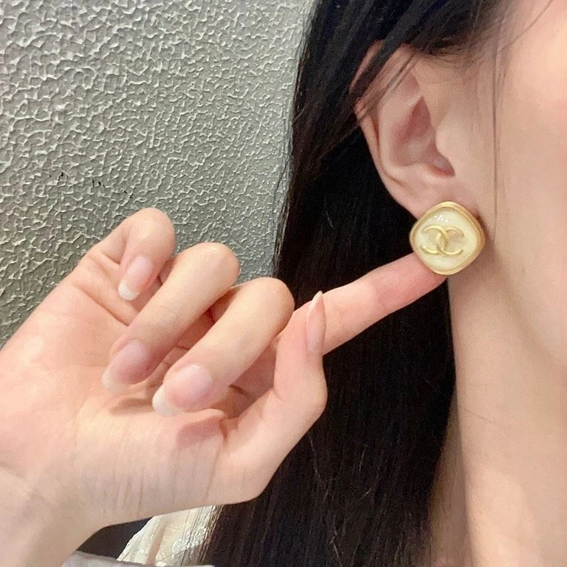 Chanel Earrings Comfortable 227237