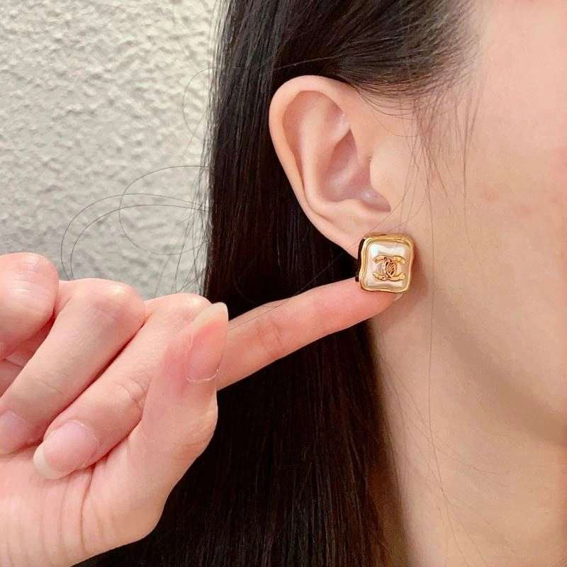 Chanel Earrings Trendy 227222