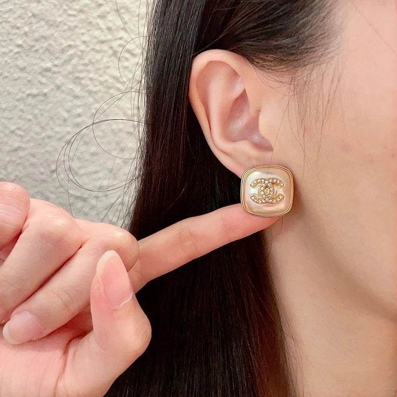 RelaxedFit Chanel Earrings 227221