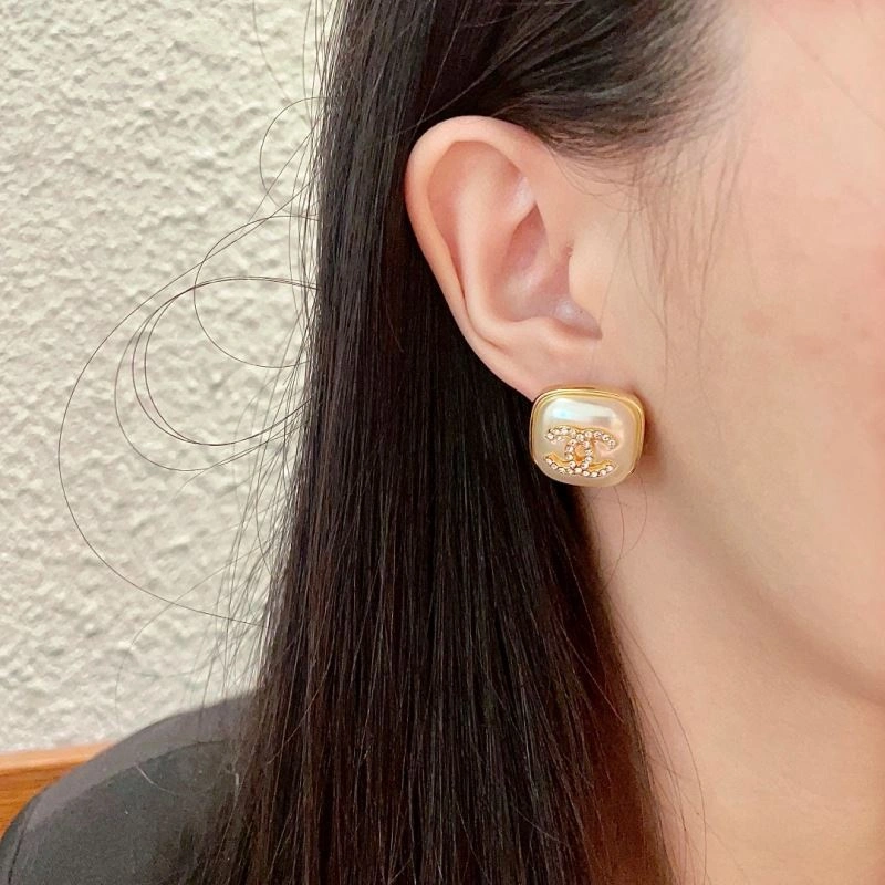 RelaxedFit Chanel Earrings 227221