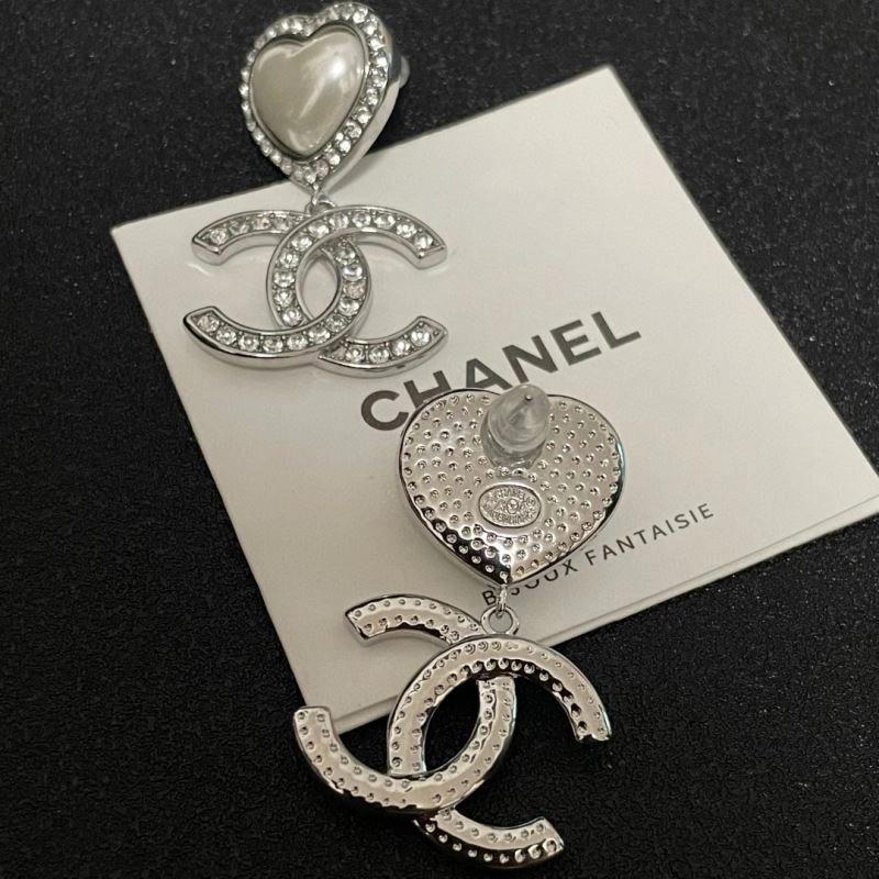 Lightweight Chanel Earrings 227216