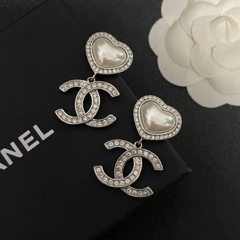 Lightweight Chanel Earrings 227216