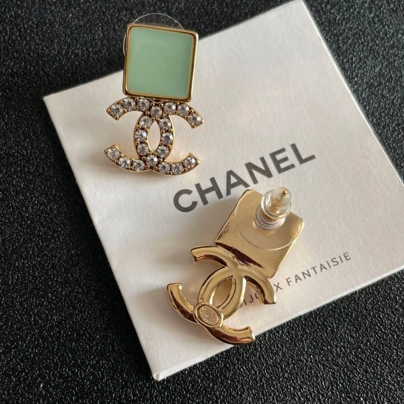 Lightweight Chanel Earrings 227266