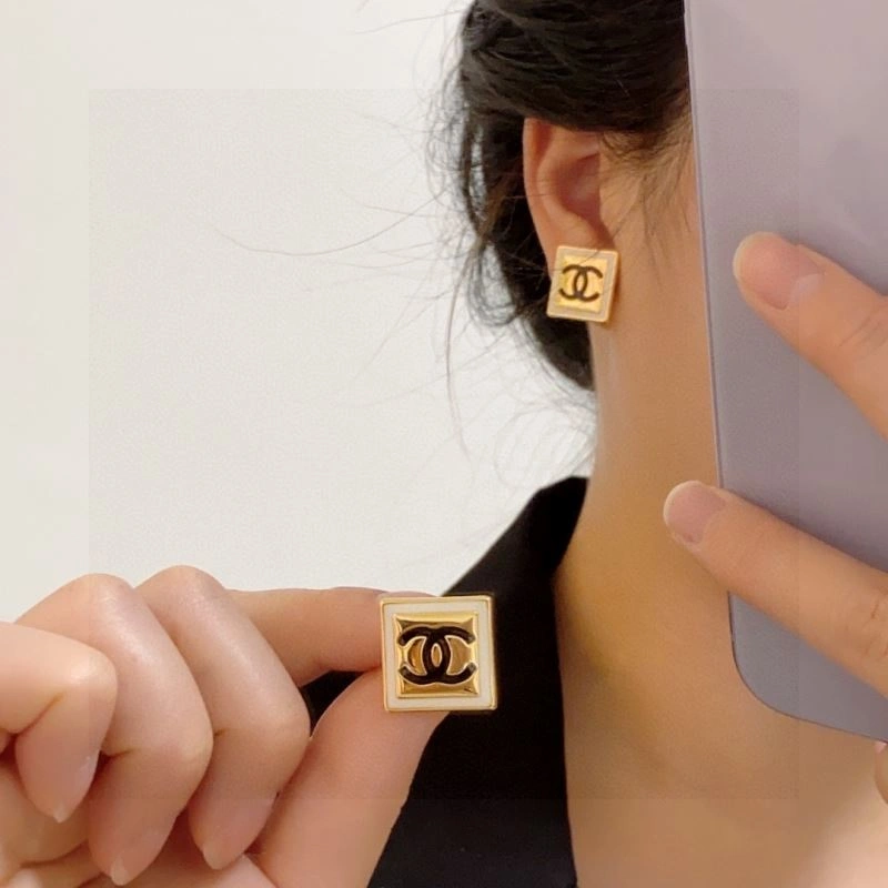 Stylish Chanel Earrings 227218