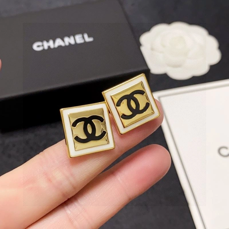Stylish Chanel Earrings 227218