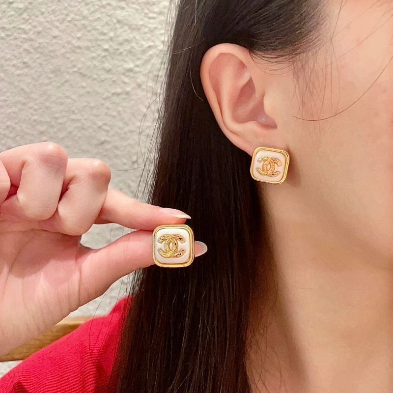 Chanel Earrings Breathable 227210