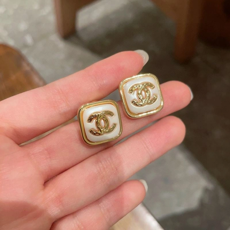 Chanel Earrings Breathable 227210
