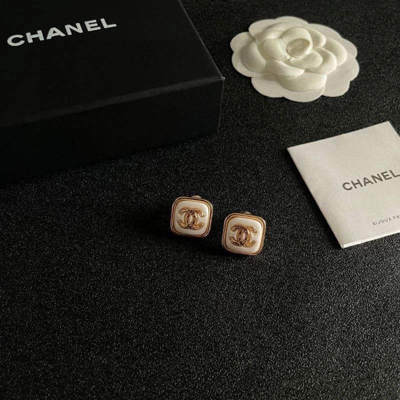 Chanel Earrings Breathable 227210