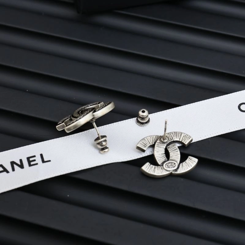 Compact Chanel Earrings 227170