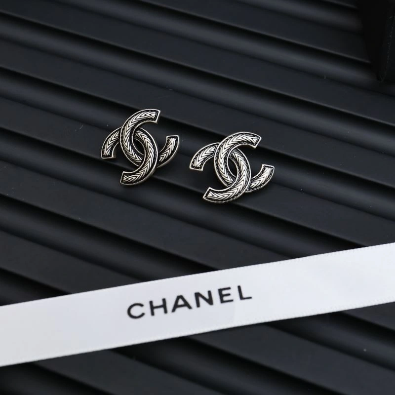 Compact Chanel Earrings 227170