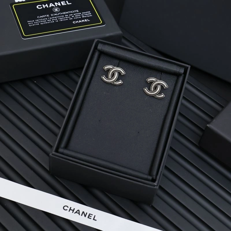 Compact Chanel Earrings 227170